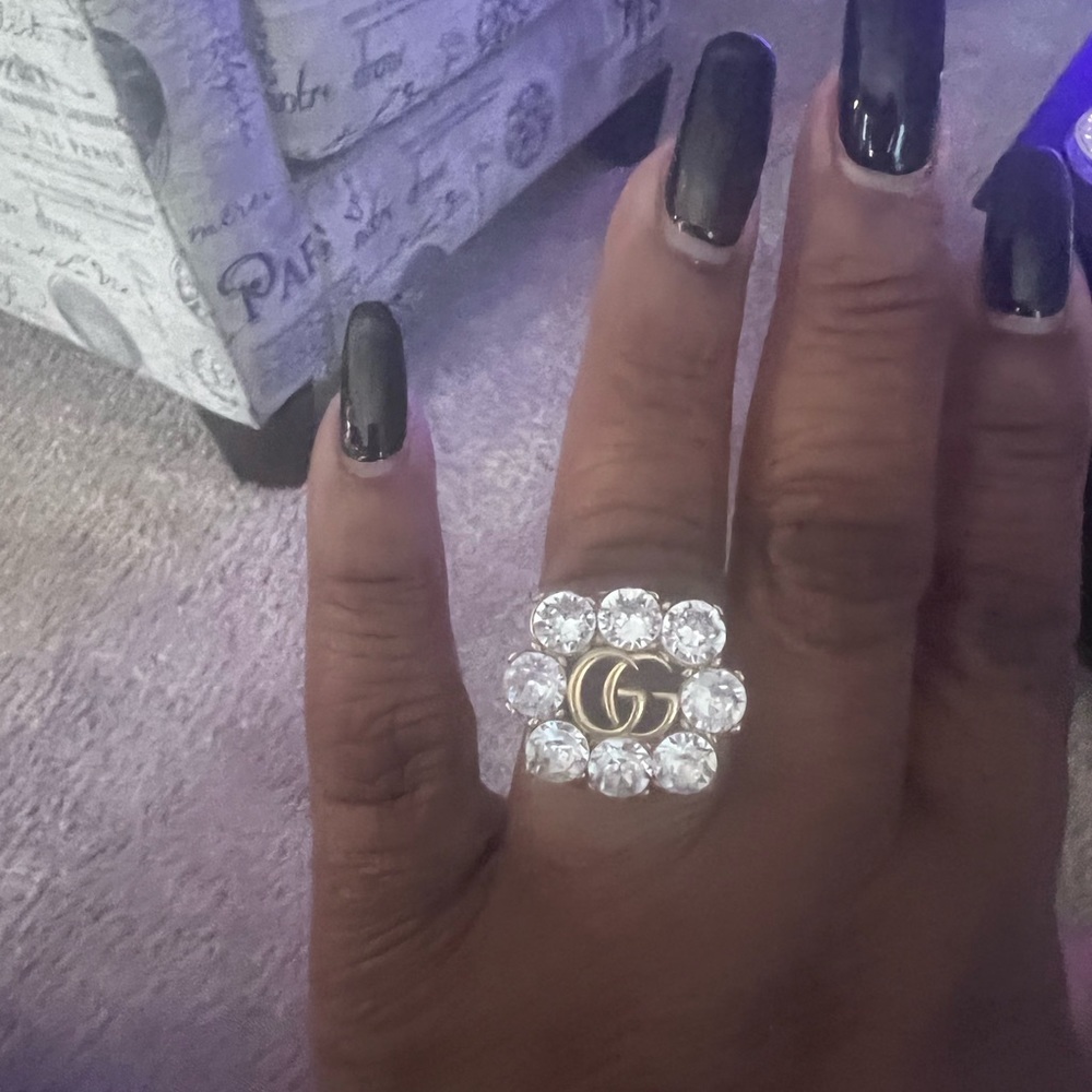Gucci ring medium.